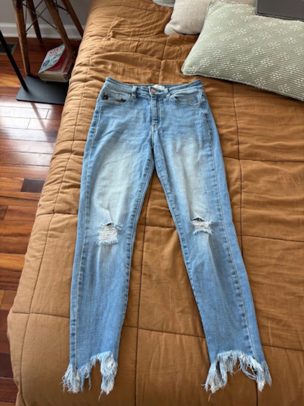 kancan high rise ankle skinny jeans with distressed details